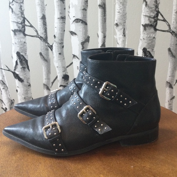 Seraphim Pointy Toe Black Booties - Picture 2 of 7